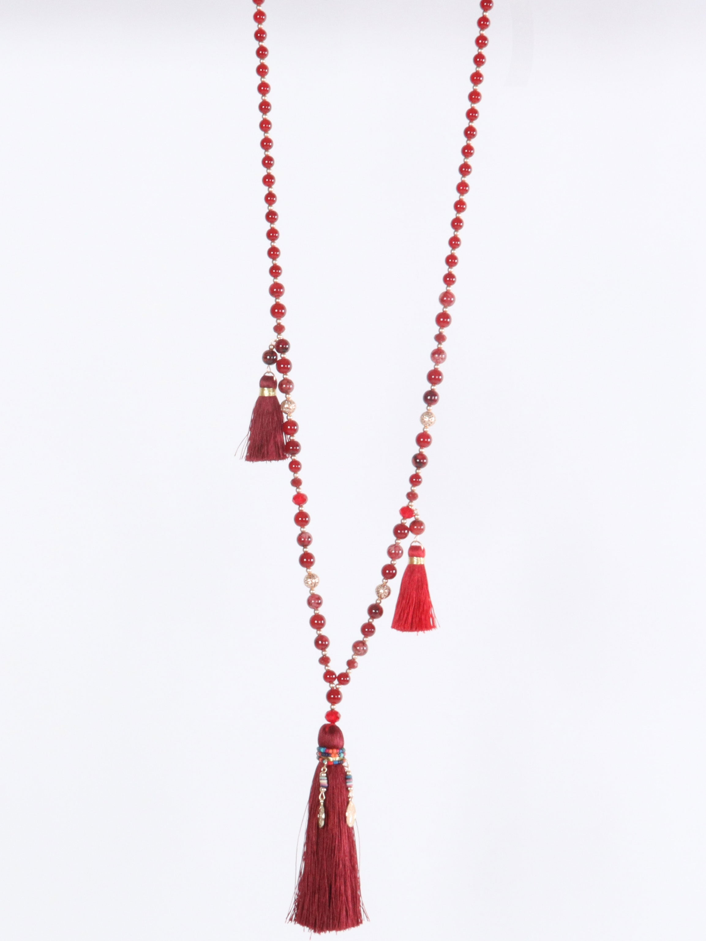 Isabella - Bordeauxrött pärlhalsband med stor tofs